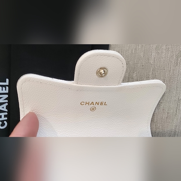 Chanel white card holder wallet with tags - Picture 7 of 9
